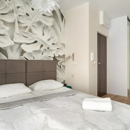 Stylowe I Eleganckie Studia Very Berry W Poznaniu By Renters Апартаменти