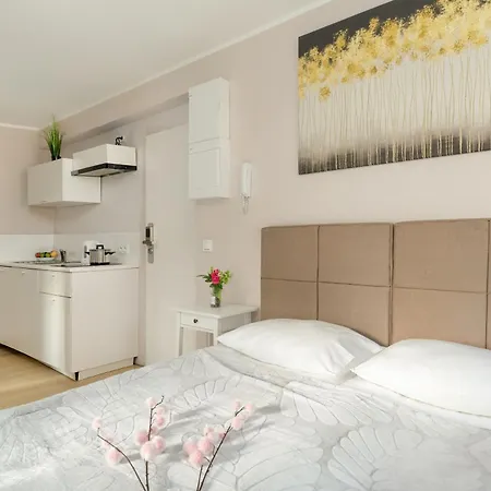 Stylowe I Eleganckie Studia Very Berry W Poznaniu By Renters Познань