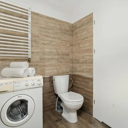 Stylowe I Eleganckie Studia Very Berry W Poznaniu By Renters * Познань