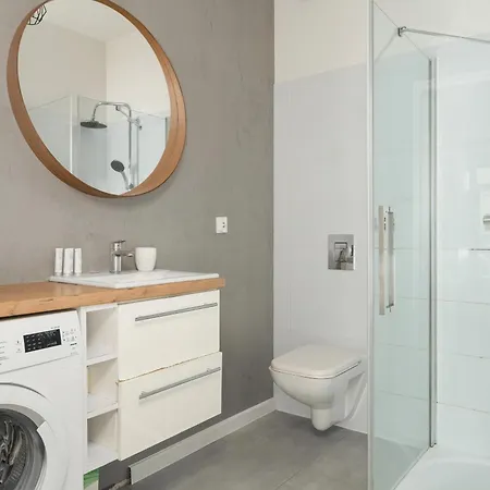 Apartment Stylowe I Eleganckie Studia Very Berry W Poznaniu By Renters *