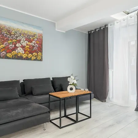 Stylowe I Eleganckie Studia Very Berry W Poznaniu By Renters Apartment