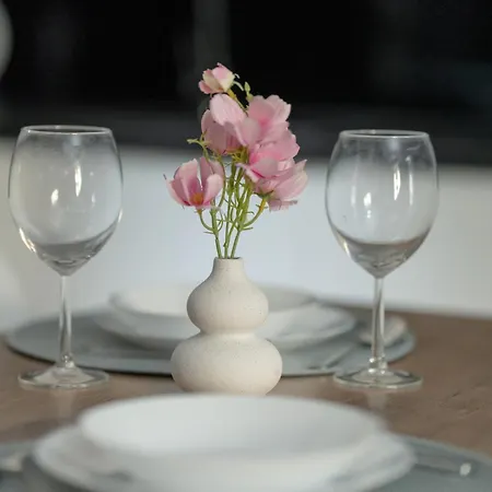 Stylowe I Eleganckie Studia Very Berry W Poznaniu By Renters Апартаменти