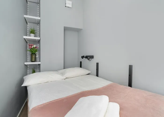 Stylowe I Eleganckie Studia Very Berry W Poznaniu By Renters * פוזנן