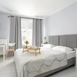 Apartment Stylowe I Eleganckie Studia Very Berry W Poznaniu By Renters *