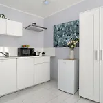 Stylowe I Eleganckie Studia Very Berry W Poznaniu By Renters *