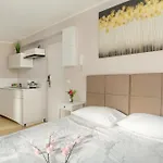 Stylowe I Eleganckie Studia Very Berry W Poznaniu By Renters Poznan