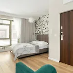 Stylowe I Eleganckie Studia Very Berry W Poznaniu By Renters * Poznan