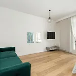 Stylowe I Eleganckie Studia Very Berry W Poznaniu By Renters *