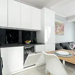 Apartment Stylowe I Eleganckie Studia Very Berry W Poznaniu By Renters Poznan