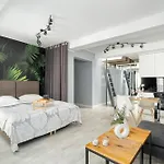 Apartment Stylowe I Eleganckie Studia Very Berry W Poznaniu By Renters *