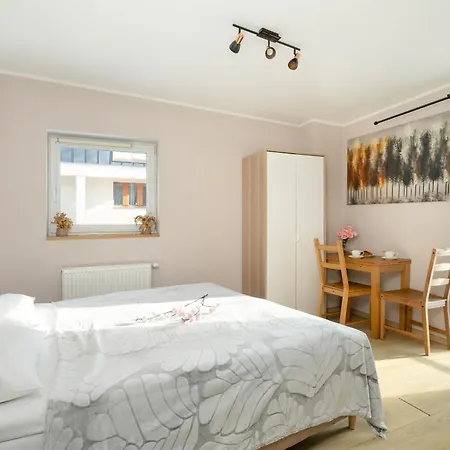 Stylowe I Eleganckie Studia Very Berry W Poznaniu By Renters Διαμέρισμα