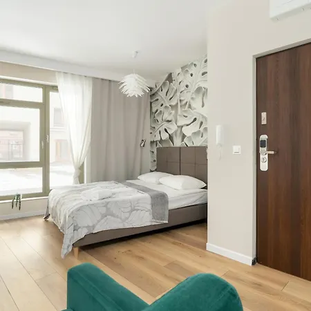 Stylowe I Eleganckie Studia Very Berry W Poznaniu By Renters * Πόζναν