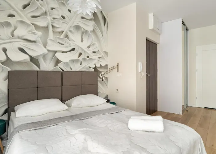 Stylowe I Eleganckie Studia Very Berry W Poznaniu By Renters Appartement