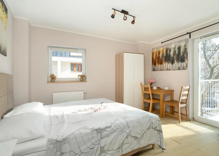 Stylowe I Eleganckie Studia Very Berry W Poznaniu By Renters Appartement