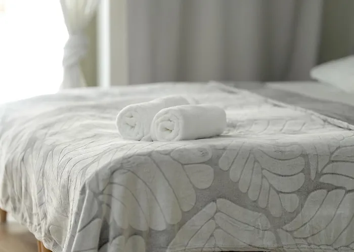 Stylowe I Eleganckie Studia Very Berry W Poznaniu By Renters * Poznań